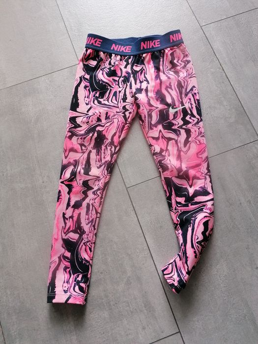 Leginsy Nike 116-122 cm 6-7 lat