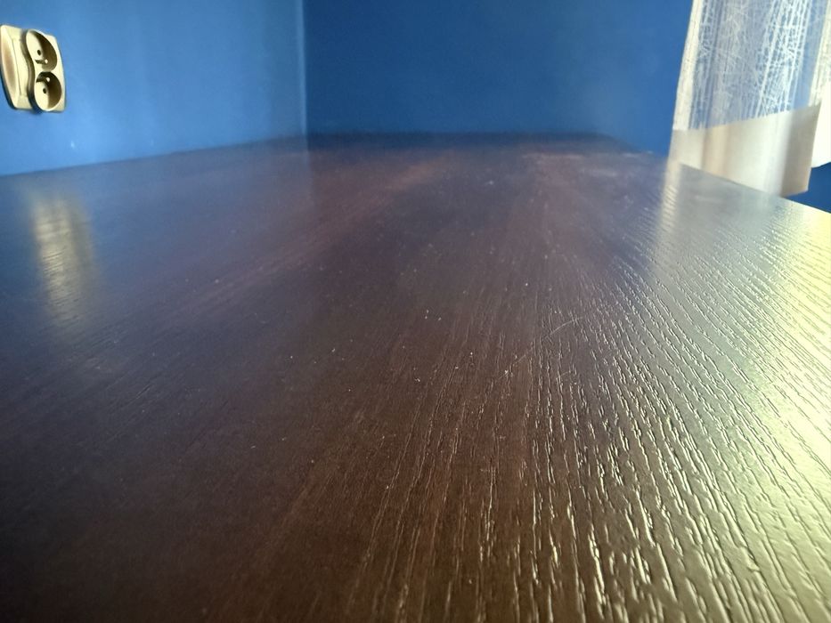 Biurko komputerowe z kontenerkami