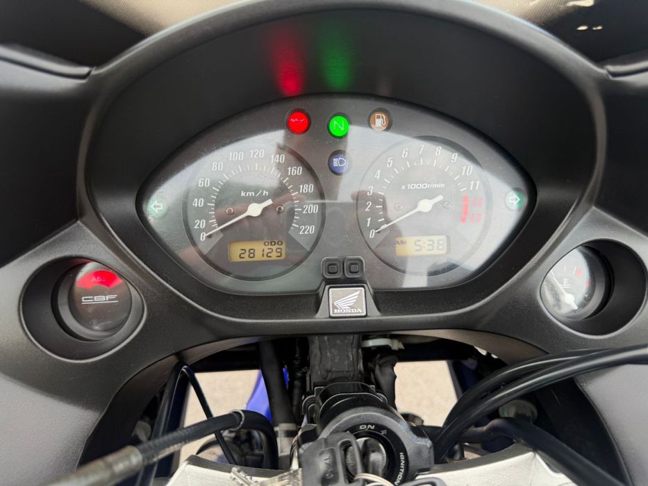 Продам мотоцикл HONDA CBF 600 SA