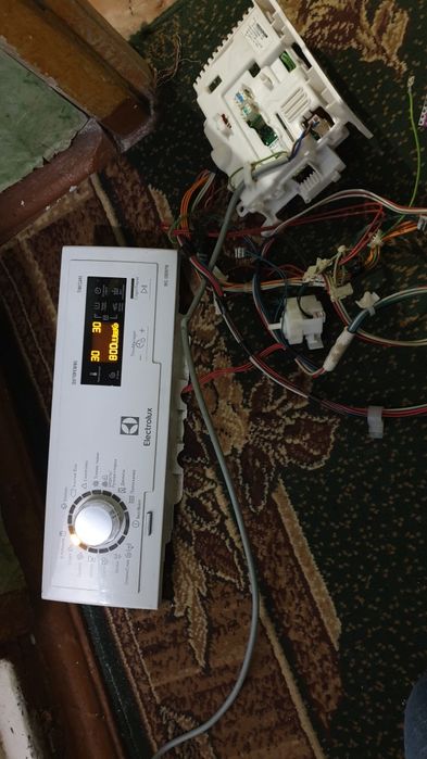 Запчасти на стиральные машинки ,на разные модели,.