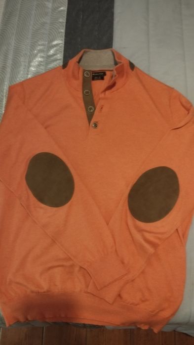 Camisolas Massimo Dutti 15€.