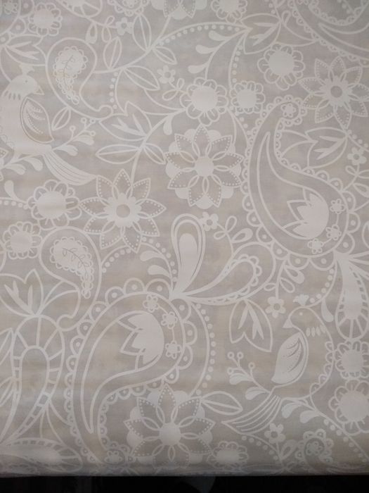 White Roller Blind436680783750778881