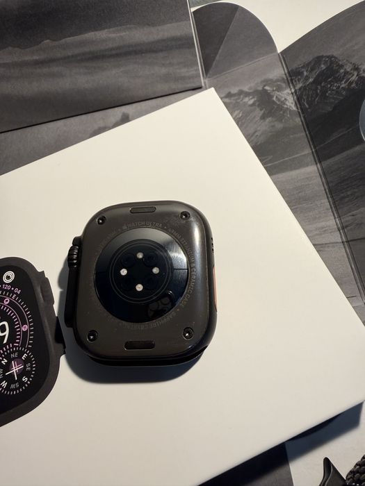 Apple Watch Ultra 3 Preto - Bracelete Ocean preta