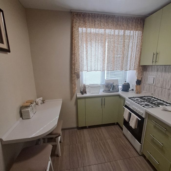 Продаю 3 комнатную квартиру с ремонтом,, Кораб район