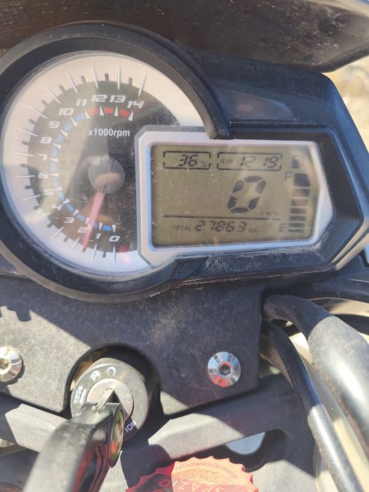 Moto muito boa, ano 2016, 27000km