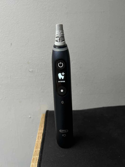 Szczoteczka oralb io7