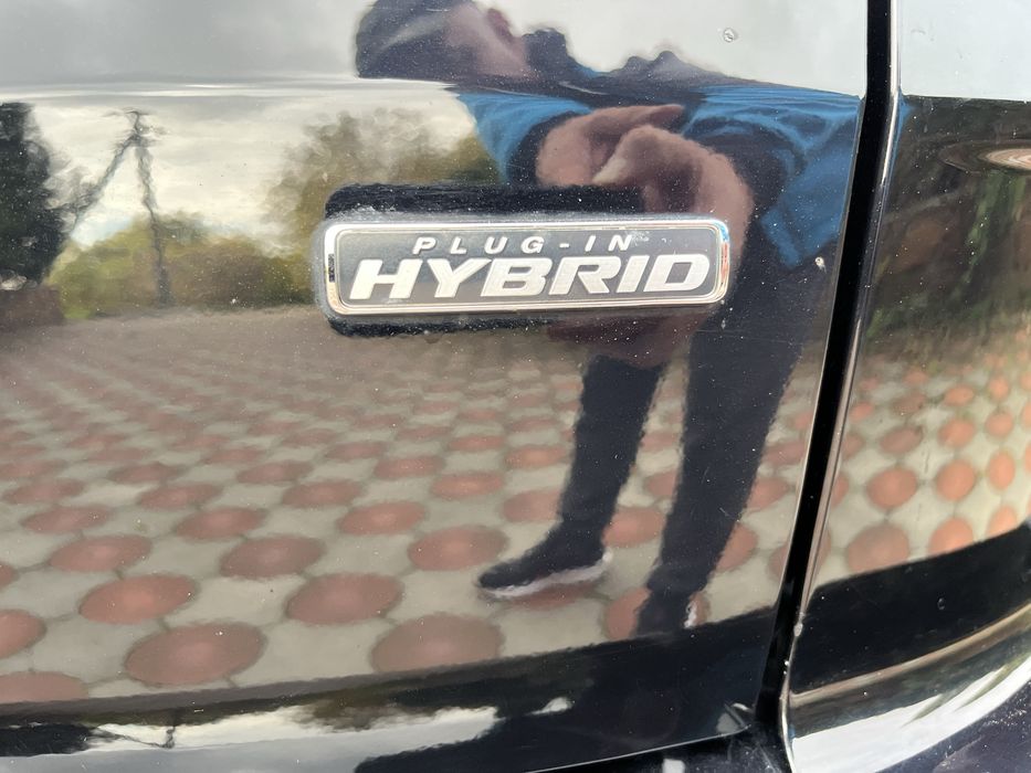 Ford Kuga 2.5 Plug Ih гібрид