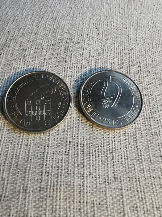 Moeda de 25 escudos- 1984 - 10 Anos do 25 de Abril