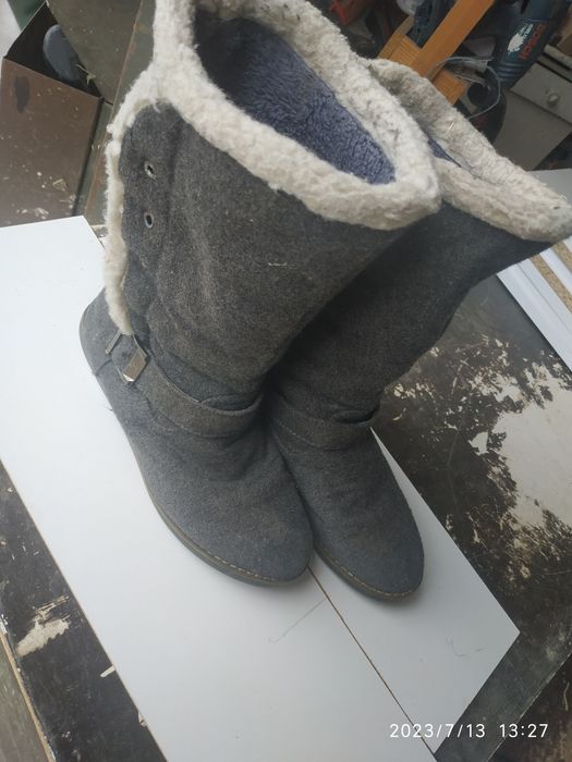 Зимові теплі та м'які з довгими халявами сапожки жіночі