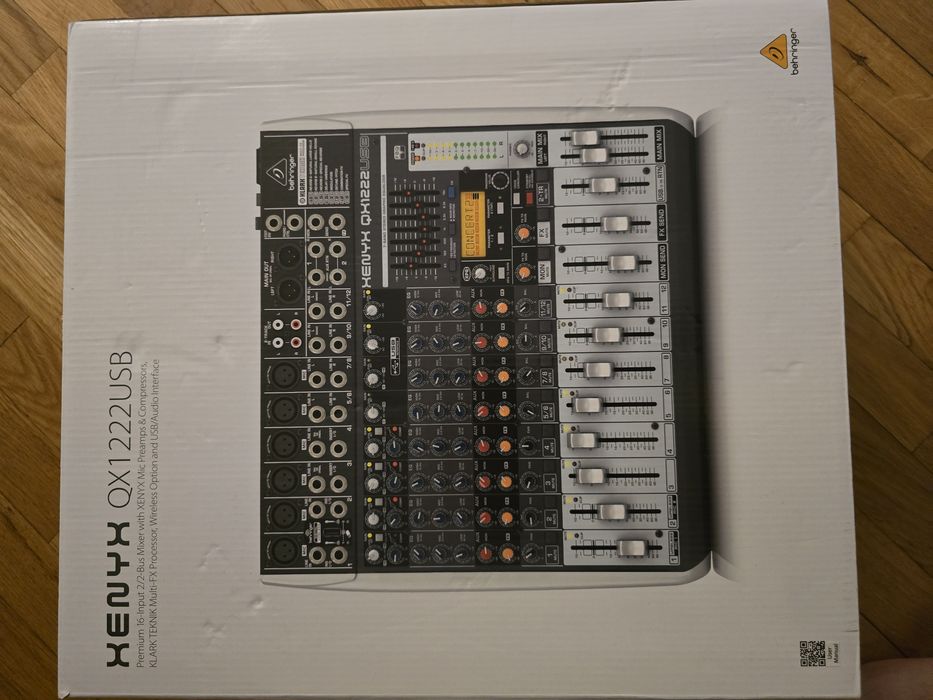 Mesa som Behringer QX1222USB e par colunas DB B HYPE 12