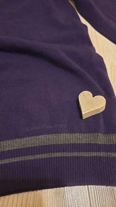 Wełniany sweter męski Calvin Klein M/L fioletowy