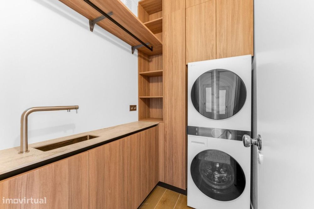 Penthouse T6 com Terraço de 131 m2 e Vista sobre Lisboa | Alvalade