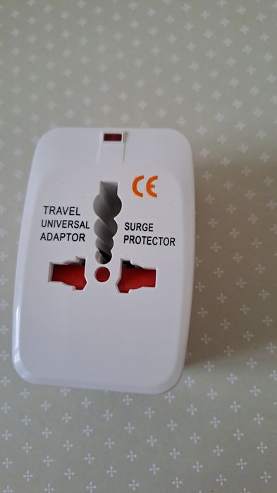 Uniwersalny adapter podróżny do gniazdek Europe USA UK AU