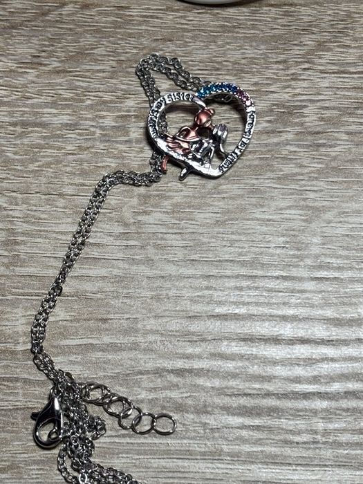 Varios colares em aço