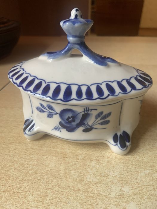 Шкатулка, цукерниця. Гжель. Часів СРСР