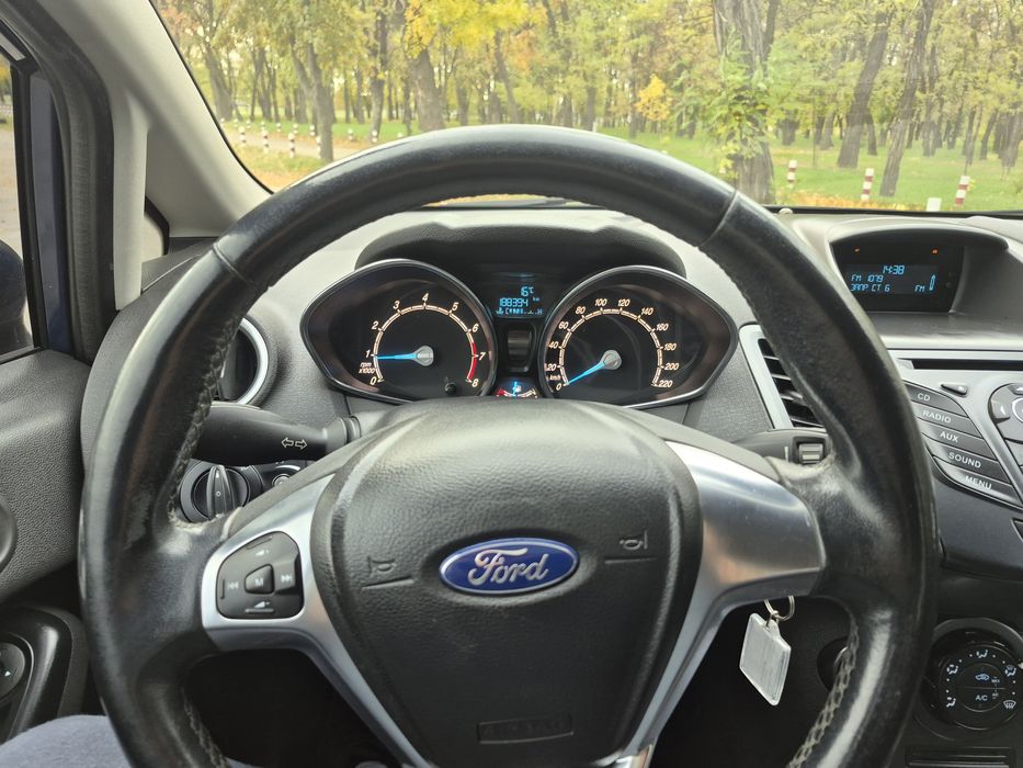 Продам Ford Fiesta 1.0