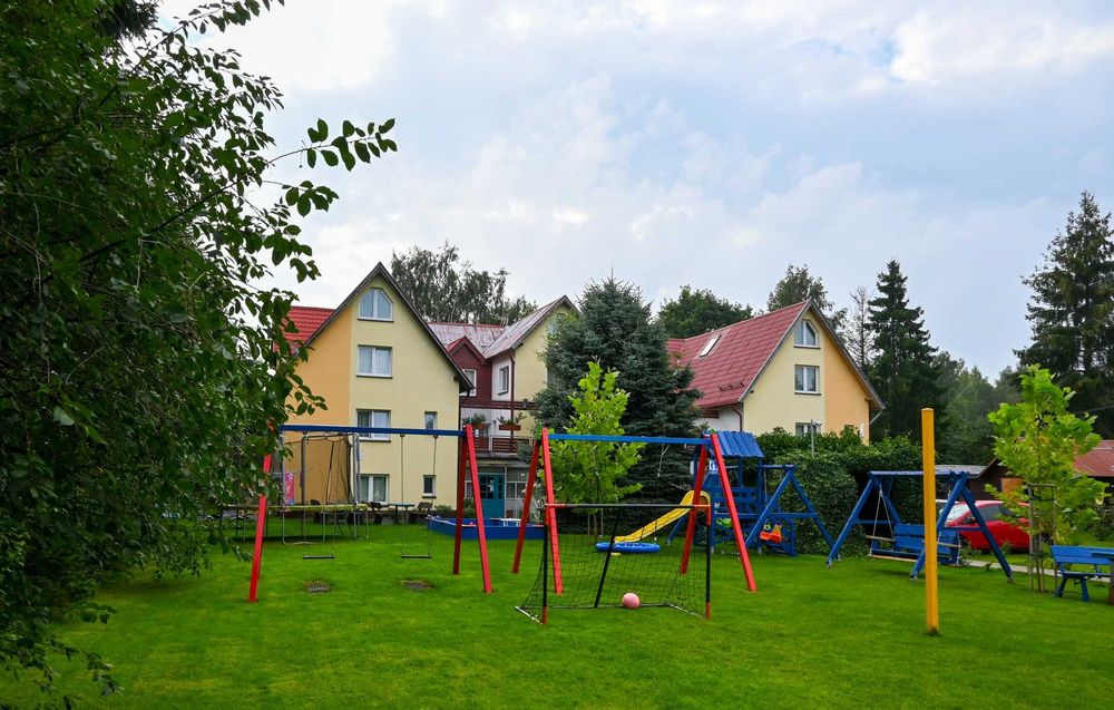 Wakacje  ,pokoje i domki   nad morzem Dębki  Mirek ul Morska 4