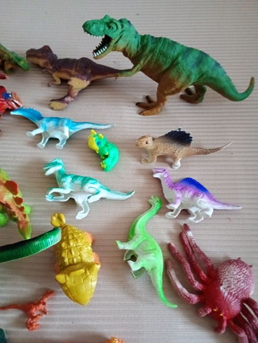 Dinozaury ,  cena za całość