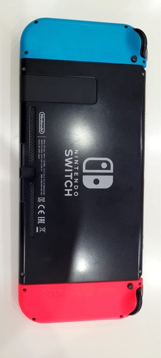 Nintendo Switch + Cartão microSD 128 GB + 2 Jogos