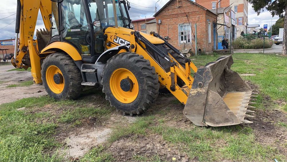 Послуги екскаваторів,тралів,горизонтальне буріня
