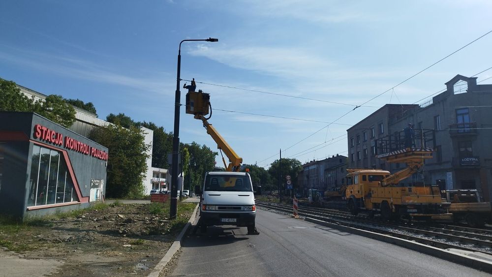 Podnośnik koszowy, zwyżka (5pietro) wynajem, usługi