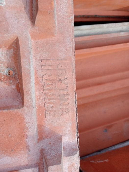 Dachówka ceramiczna z demontażu