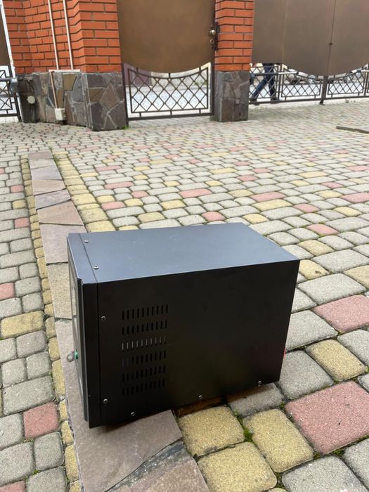 Інвертор MPU-1800-24 POWER: 1800W OUTPUT:230VAC 50Hz