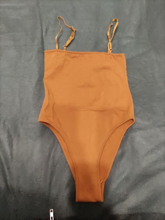 Body karmelowe S