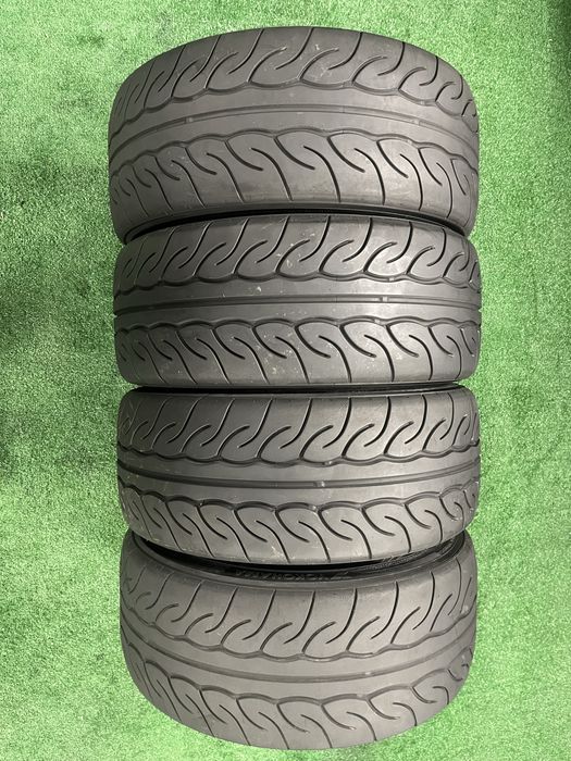 Opony 215/45 R17  Semi-slick Yokohama