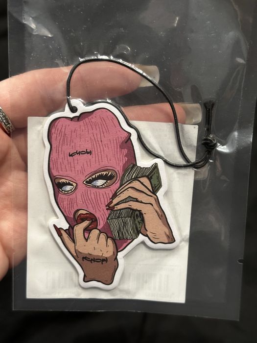 Автомобильный освежитель воздуха