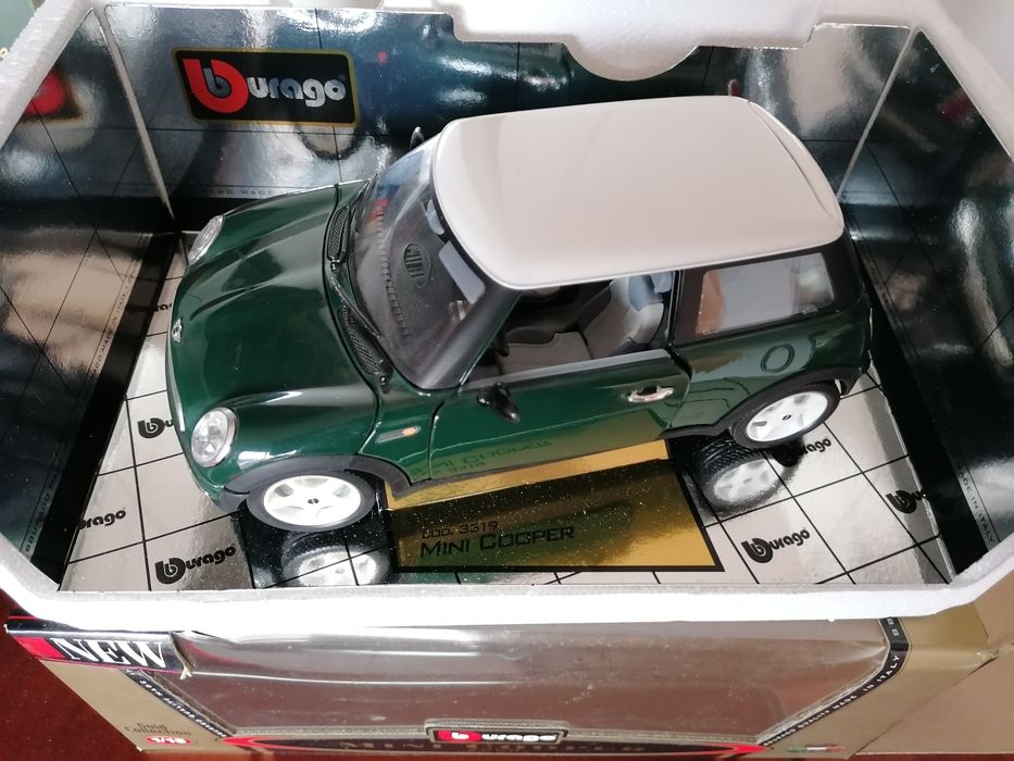 Mini Cooper 2000 burago 1/18