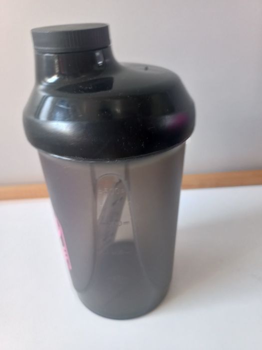 Shaker z logo holy + mix 5 saszetek
