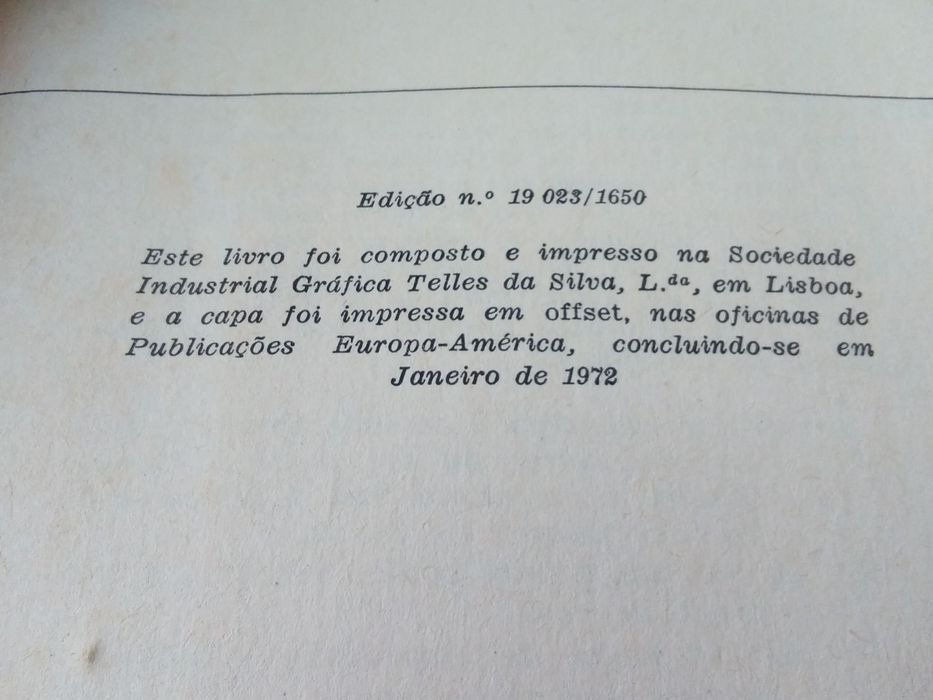 Perdidos à volta da lua