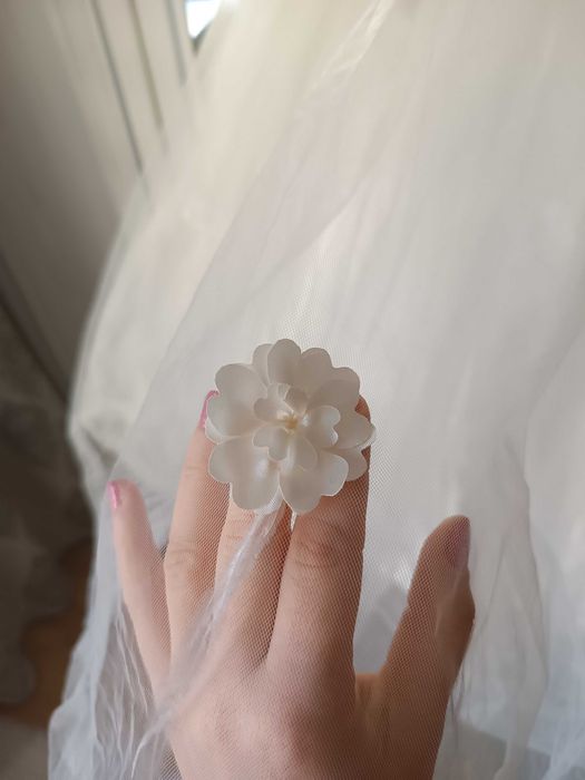 Пишна біла сукня з пір'ям miss helina 128-134 розмір