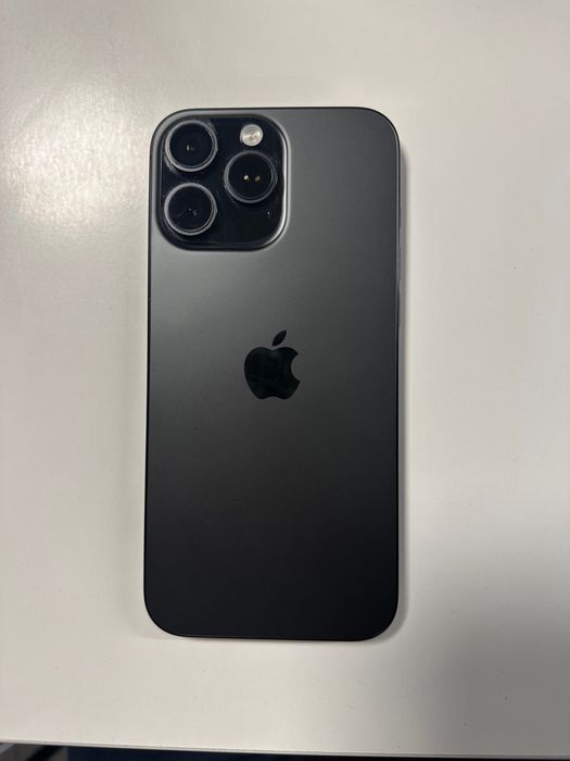 iPhone 16 Pro Max Novo (Sem garantia)