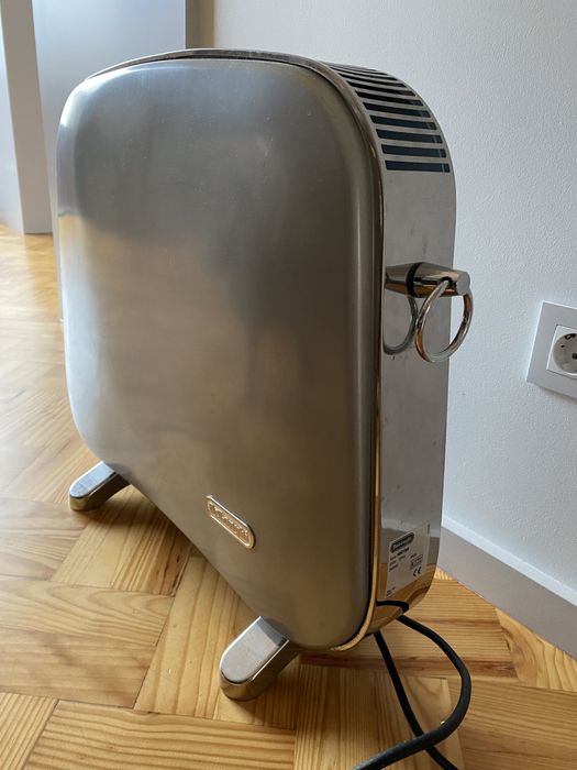Radiador aquecedor retro delonghi HR 720