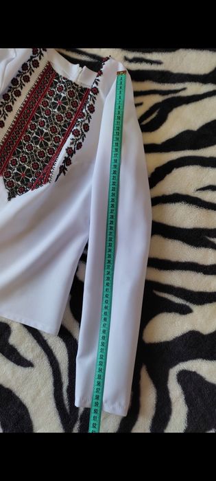 Жіноча вишиванка вишита бісером