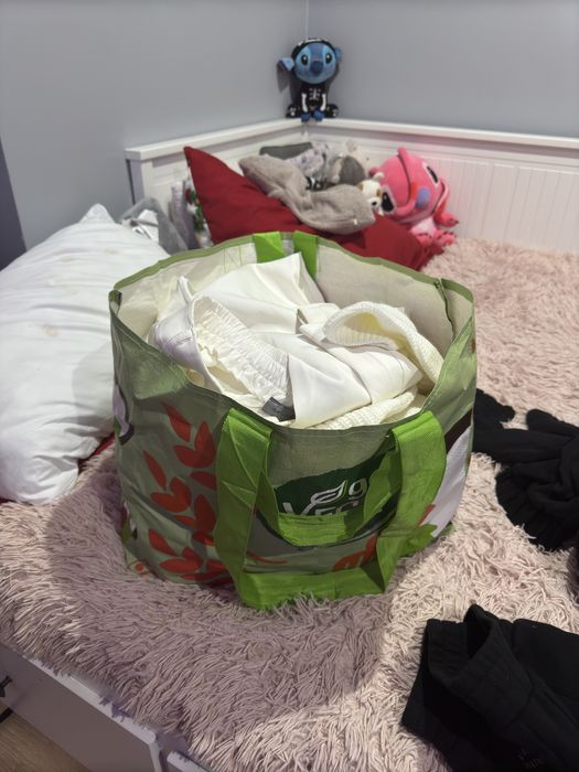 Siata z ubraniami damskimi od XS do M