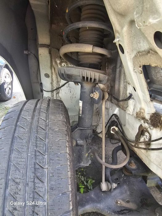 Mercedes VITO W447 Mcperson prawy zwrotnica wahacz