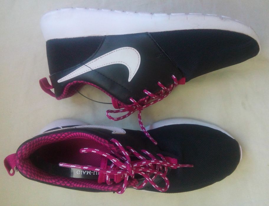 Продам кроссовочки Nike 36.5 размера, стелька 23.5 см Оригинал