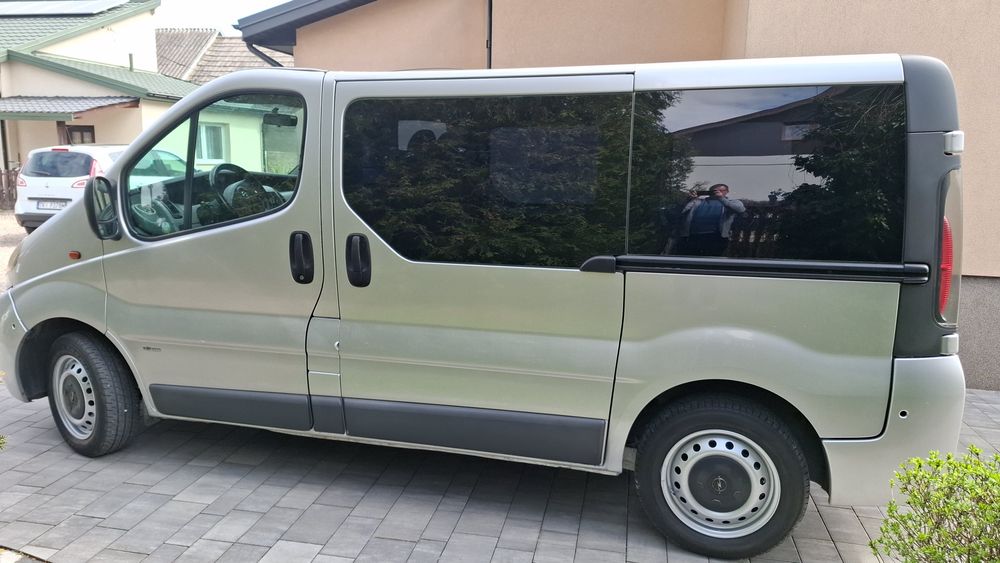 Opel Vivaro/Trafic / 2x drzwi boczne