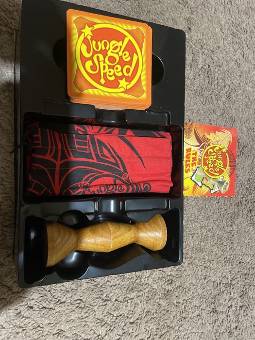 Gra zręcznościowa na spostrzegawczość doJungle Speed