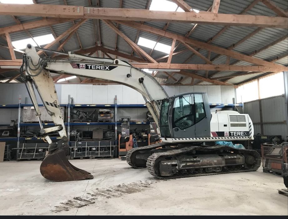 послуги гусеничного екскаватора