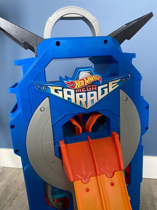 Hot Wheels Mega Garage