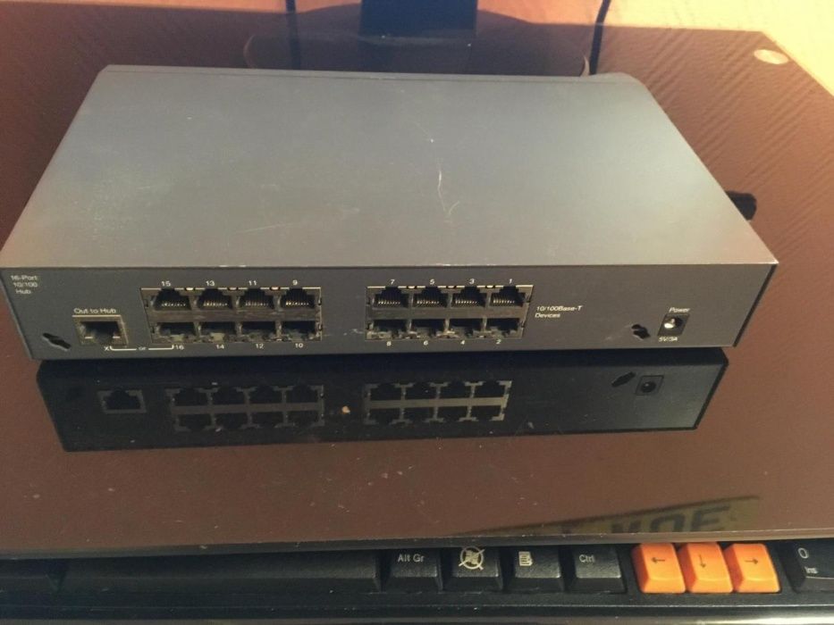 Switch HUB Profissional Intel InBusiness - 16 portas 10 / 100Mbps