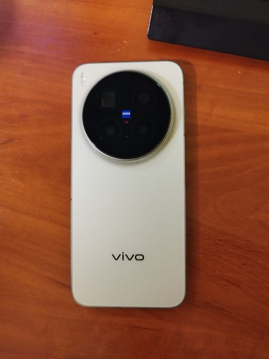 Телефон vivo x300 pro