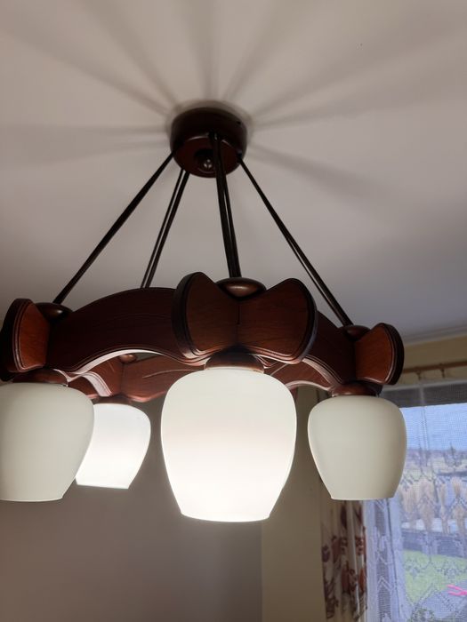 Stara lampa wisząca drewniana