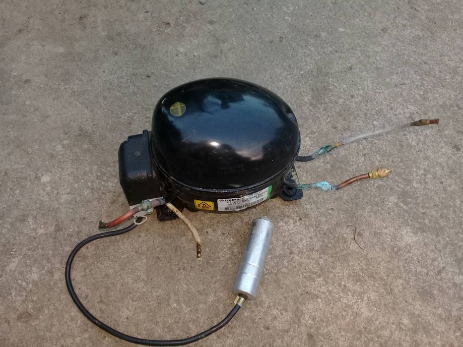 інверторний компресор