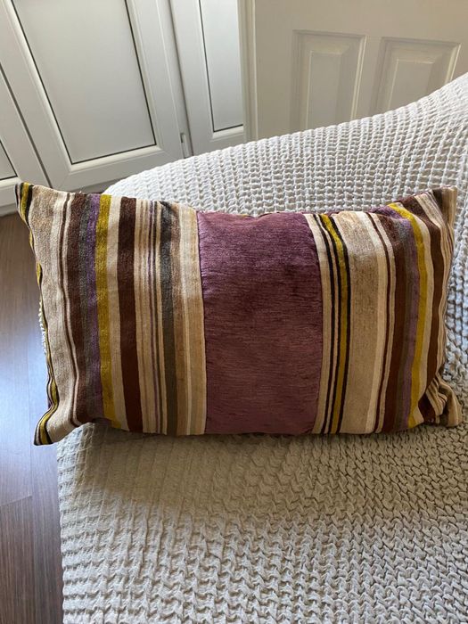 Cadeira Berger com repousa pes e almofadas