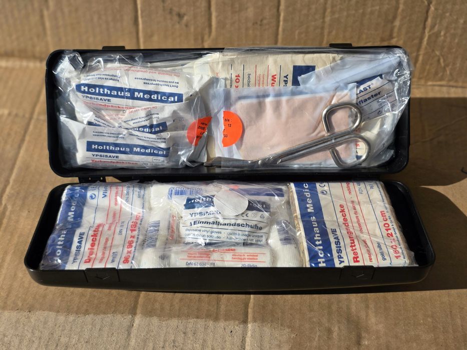 Apteczka BMW E39 Czarna oryginalna